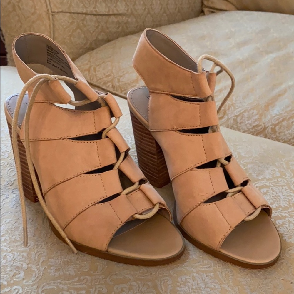 Hinge block heel sandals